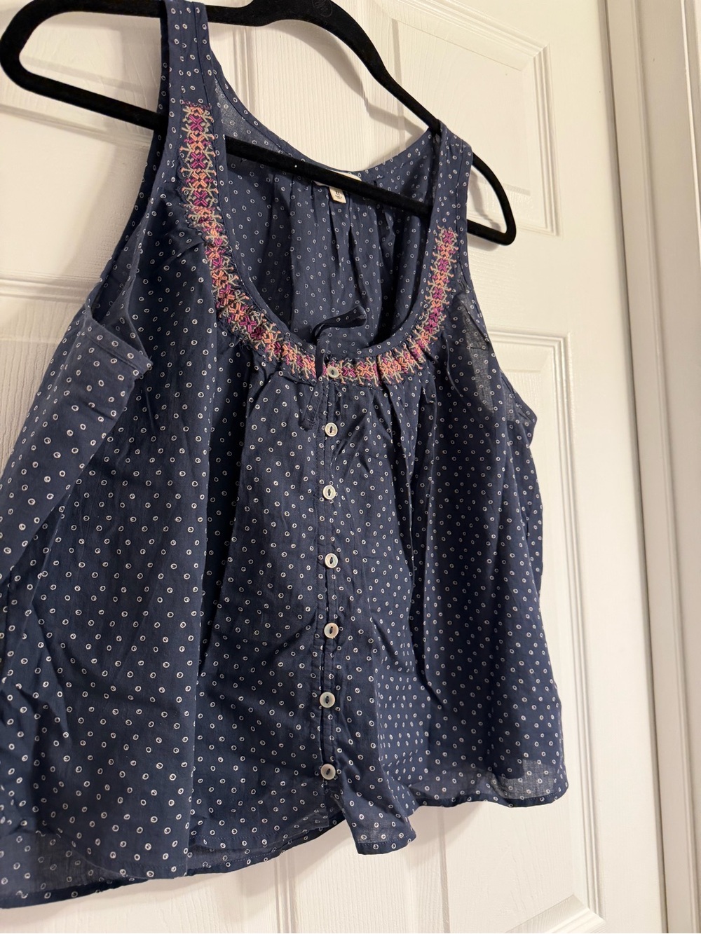 Luck Brand Sleeveless Navy Embroidered Scoop Neck Button Front Top
